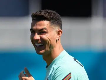 Cristiano Ronaldo Cristiano Ronaldo