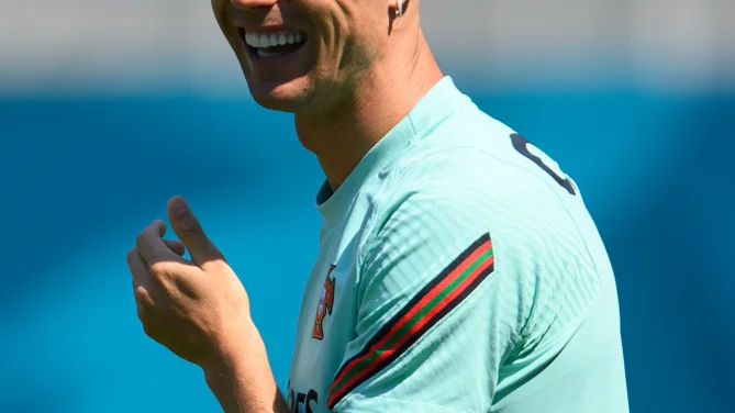Cristiano Ronaldo Cristiano Ronaldo