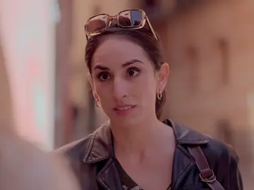 Carballo desvela a Carlota su verdadera identidad: “Me ha contratado tu marido” Carballo desvela a Carlota su verdadera identidad: “Me ha contratado tu marido”