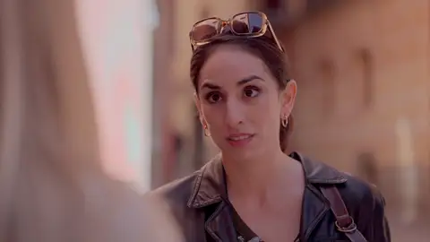 Carballo desvela a Carlota su verdadera identidad: “Me ha contratado tu marido” Carballo desvela a Carlota su verdadera identidad: “Me ha contratado tu marido”