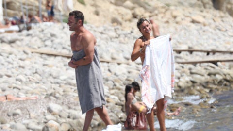 Fonsi Nieto y Maider Barthe en Ibiza 