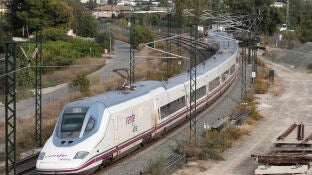 Imagen de archivo de un tren de Alta Velocidad de Renfe