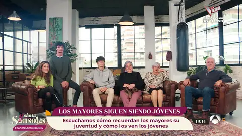 ¡Cómo hemos cambiado! Juntamos a jóvenes y mayores para comparar la juventud de antes y ahora ¡Cómo hemos cambiado! Juntamos a jóvenes y mayores para comparar la juventud de antes y ahora