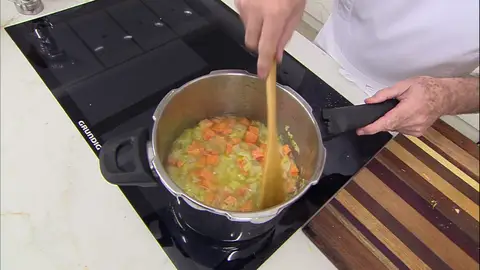 Cubre con abundante agua Cubre con abundante agua