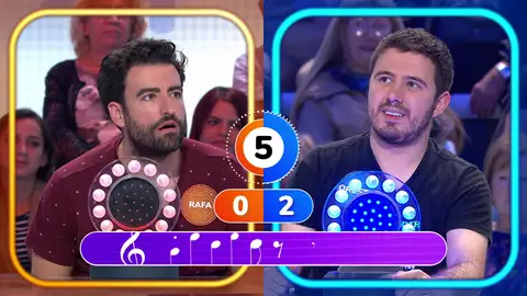 ¡Rafa se queda flipando! Orestes se monta a la primera en 'Los coches chocones' ¡Rafa se queda flipando! Orestes se monta a la primera en 'Los coches chocones'