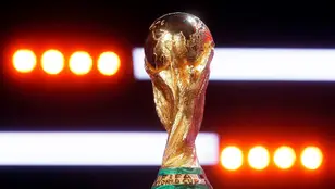 El trofeo de la Copa del Mundo de fútbol