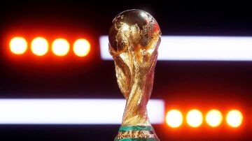 El trofeo de la Copa del Mundo de fútbol