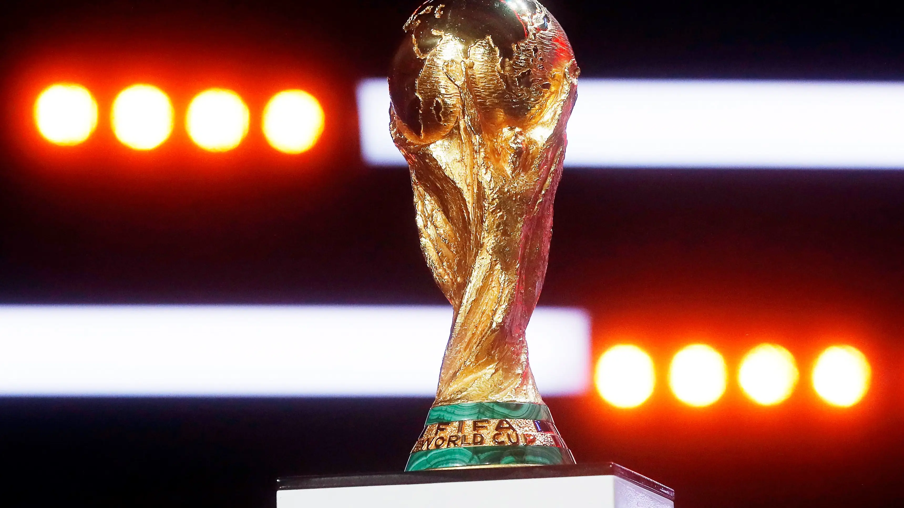 El trofeo de la Copa del Mundo de fútbol El trofeo de la Copa del Mundo de fútbol