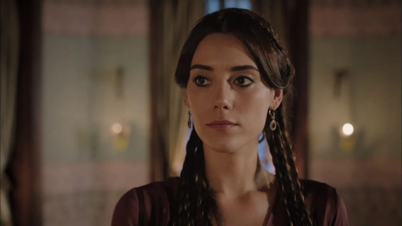 Cansu Dere en 'El Sultán' Cansu Dere en 'El Sultán'