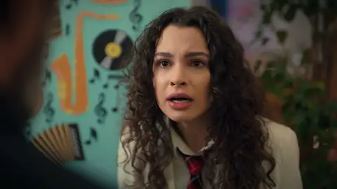 Ece Yüksel, Inci en ‘Secretos de familia’, se ha casado: ¡Así fue su espectacular boda! Asiye