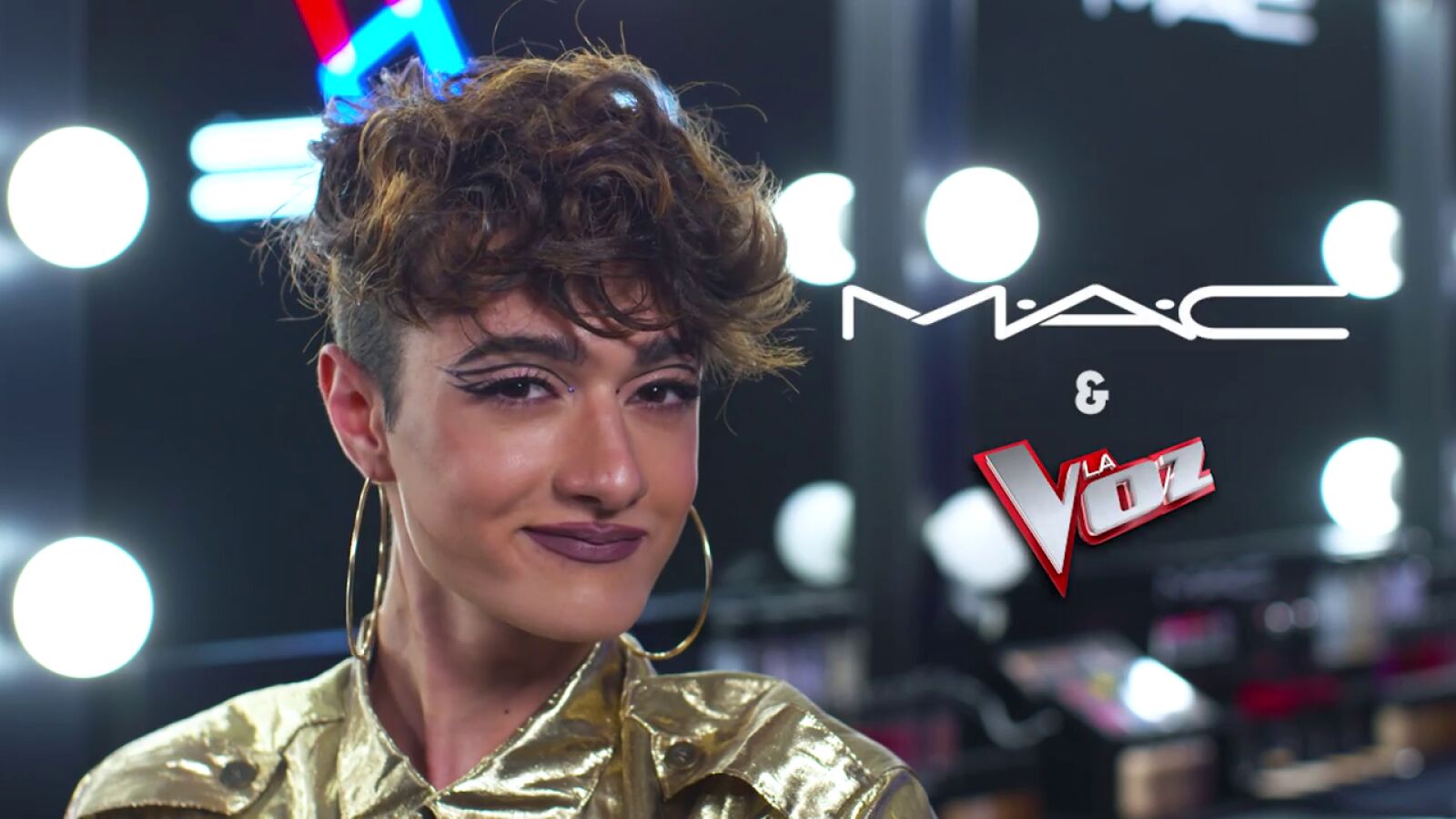 Recrea el original eyeliner de Milos en 'La Voz' con el paso a paso de M·A·C Cosmetics