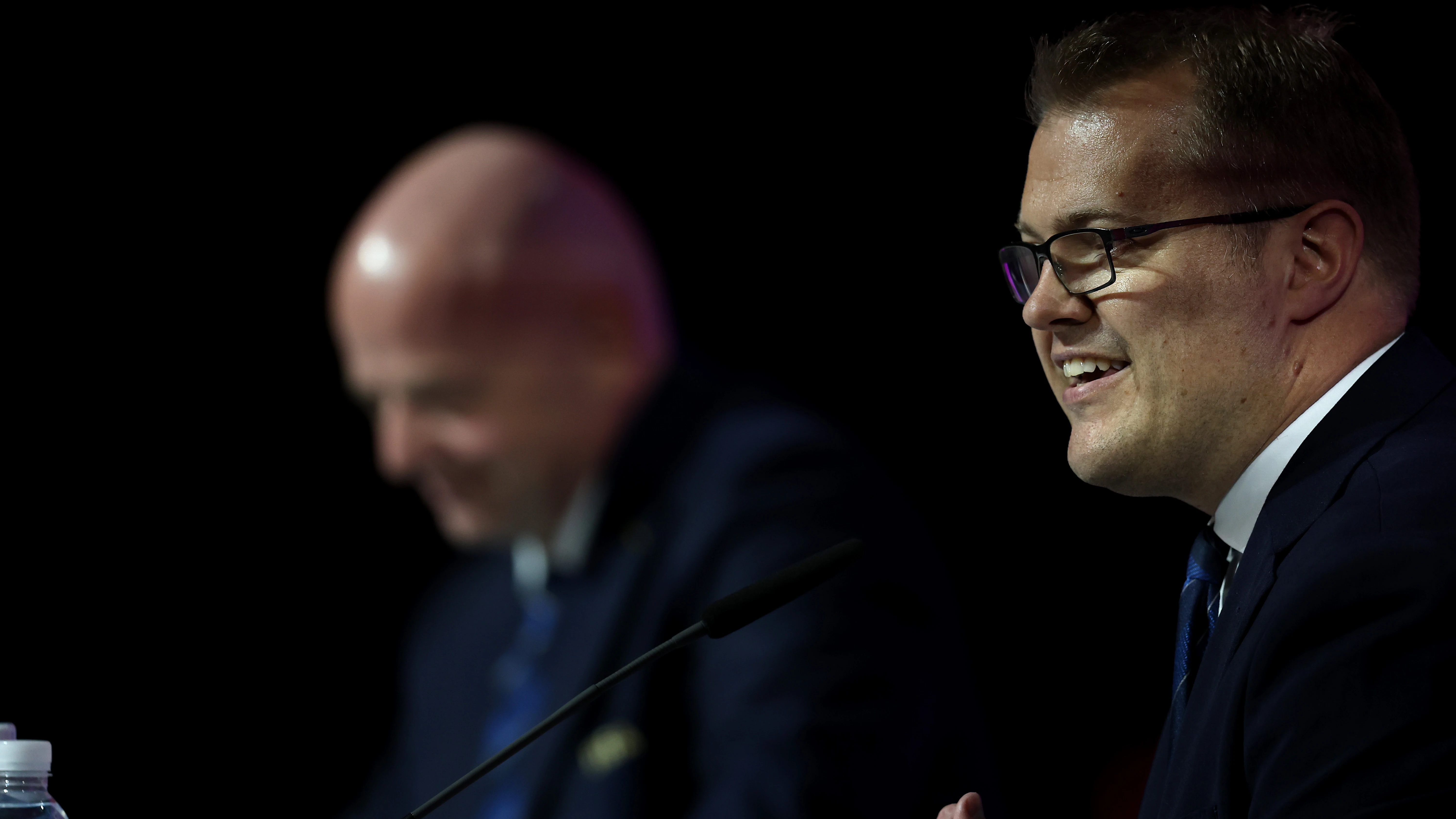 El director de comunicación de la FIFA admite su homosexualidad un día antes del inicio del Mundial El director de comunicación de la FIFA admite su homosexualidad un día antes del inicio del Mundial
