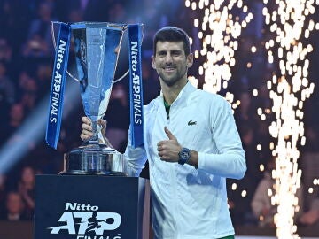 Djokovic sujeta la Copa de Maestros tras ganar a Ruud en la final