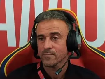Deportes Antena 3 (20-11-22) Luis Enrique, en su segundo stream en Qatar: "Si no hubiera sido futbolista me habría gustado ser policía o bombero" Deportes Antena 3 (20-11-22) Luis Enrique, en su segundo stream en Qatar: "Si no hubiera sido futbolista me habría gustado ser policía o bombero"