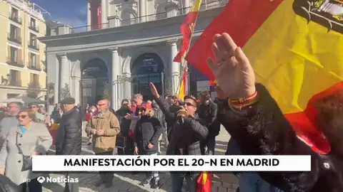 Un centenar de personas se concentran por el aniversario de la muerte de Franco y Primo de Rivera Un centenar de personas se concentran por el aniversario de la muerte de Franco y Primo de Rivera