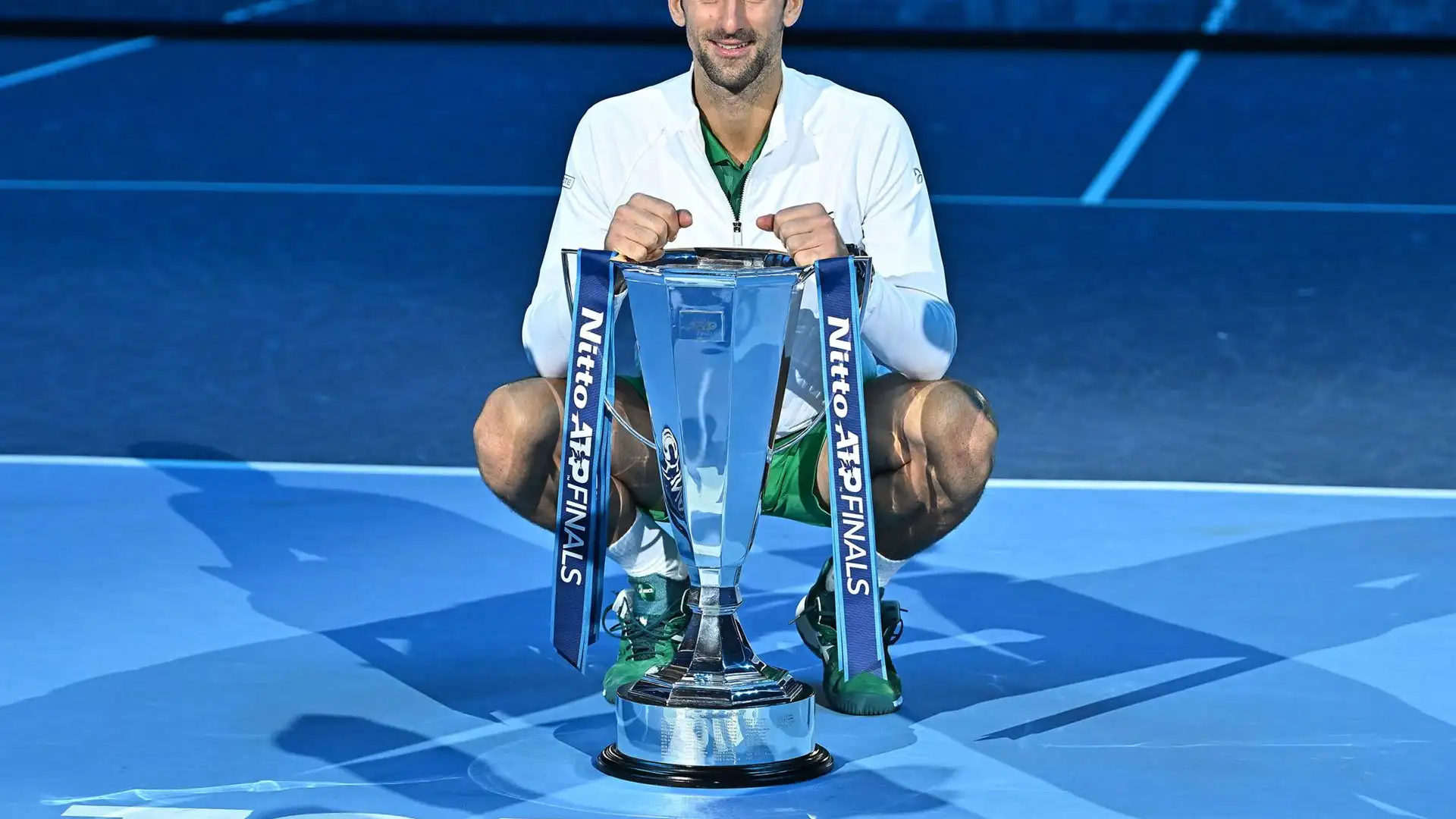 Novak Djokovic levanta su sexta Copa de Maestros Novak Djokovic levanta su sexta Copa de Maestros