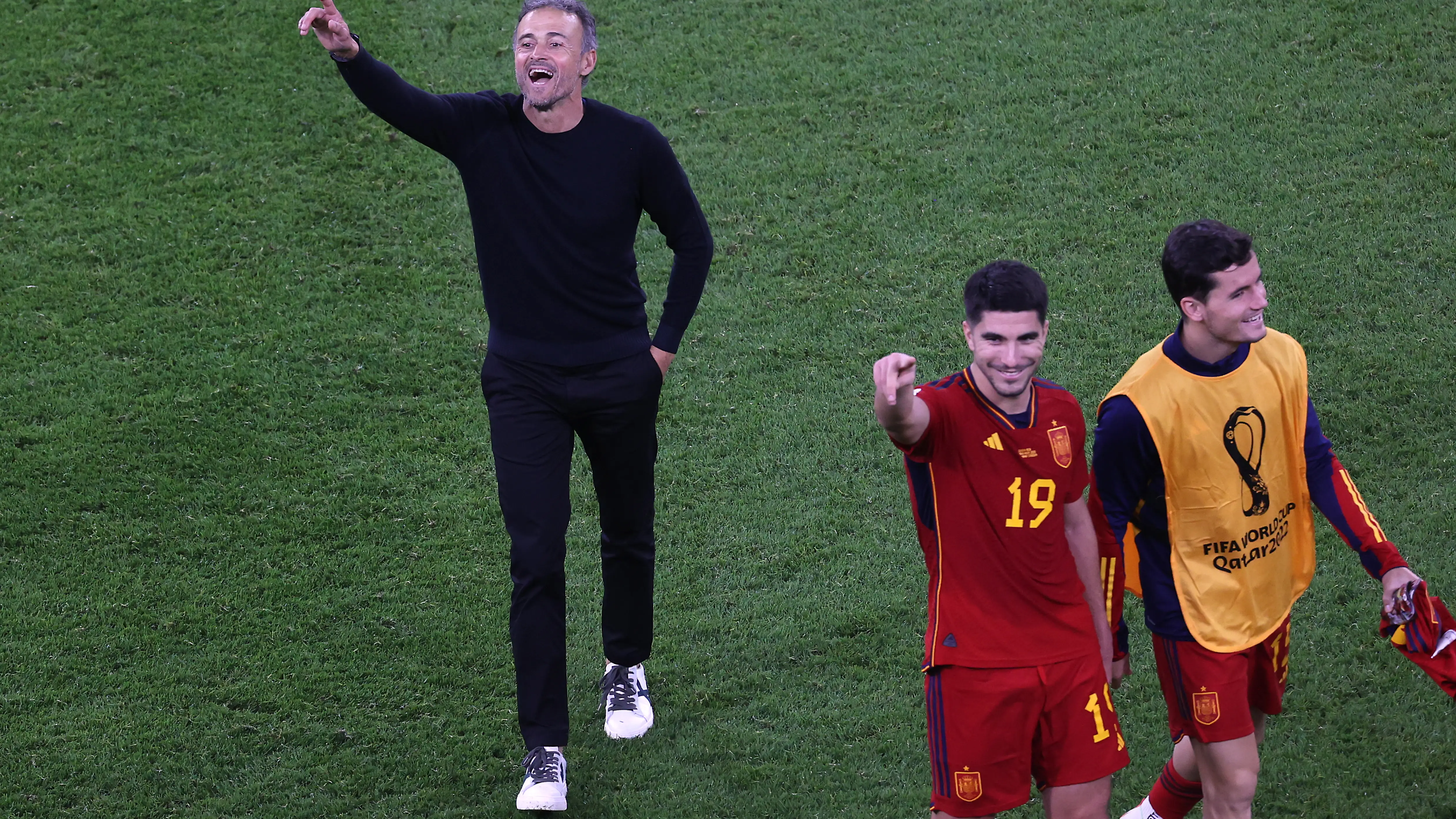Luis Enrique celebra la abultada victoria de España ante Costa Rica (7-0) en el debut del Mundial de Qatar Luis Enrique celebra la abultada victoria de España ante Costa Rica (7-0) en el debut del Mundial de Qatar