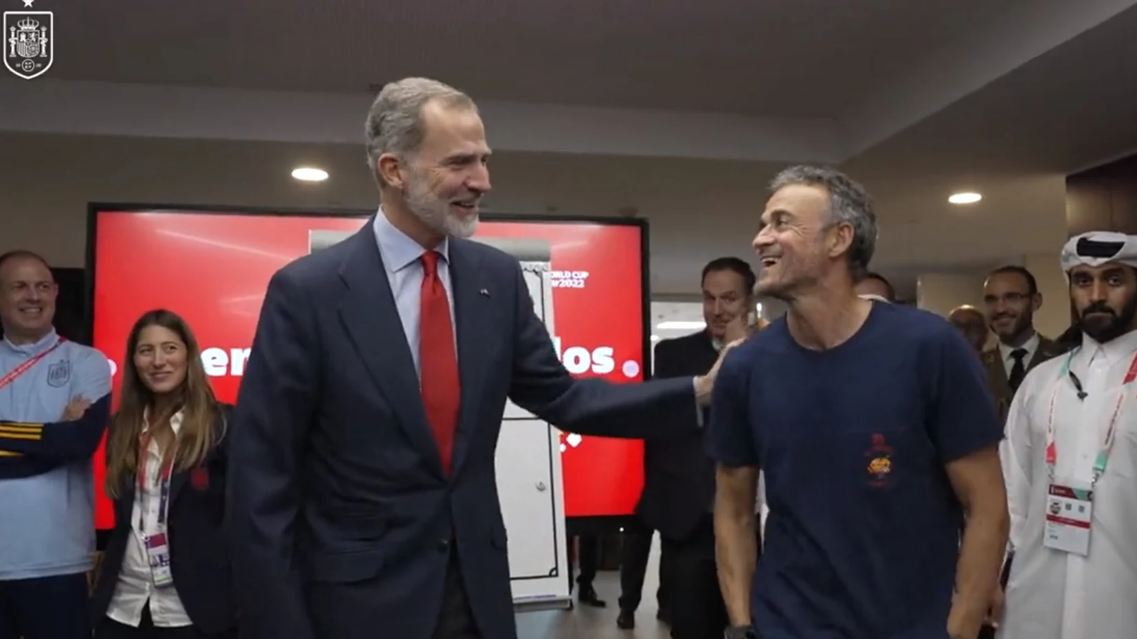 Felipe VI felicitando a los jugadores de España Felipe VI felicitando a los jugadores de España