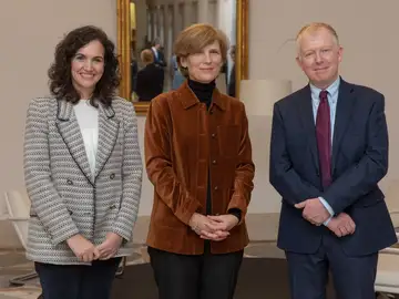 Paloma Grau, María Iraburu y Richard Cornall. Paloma Grau, María Iraburu y Richard Cornall.