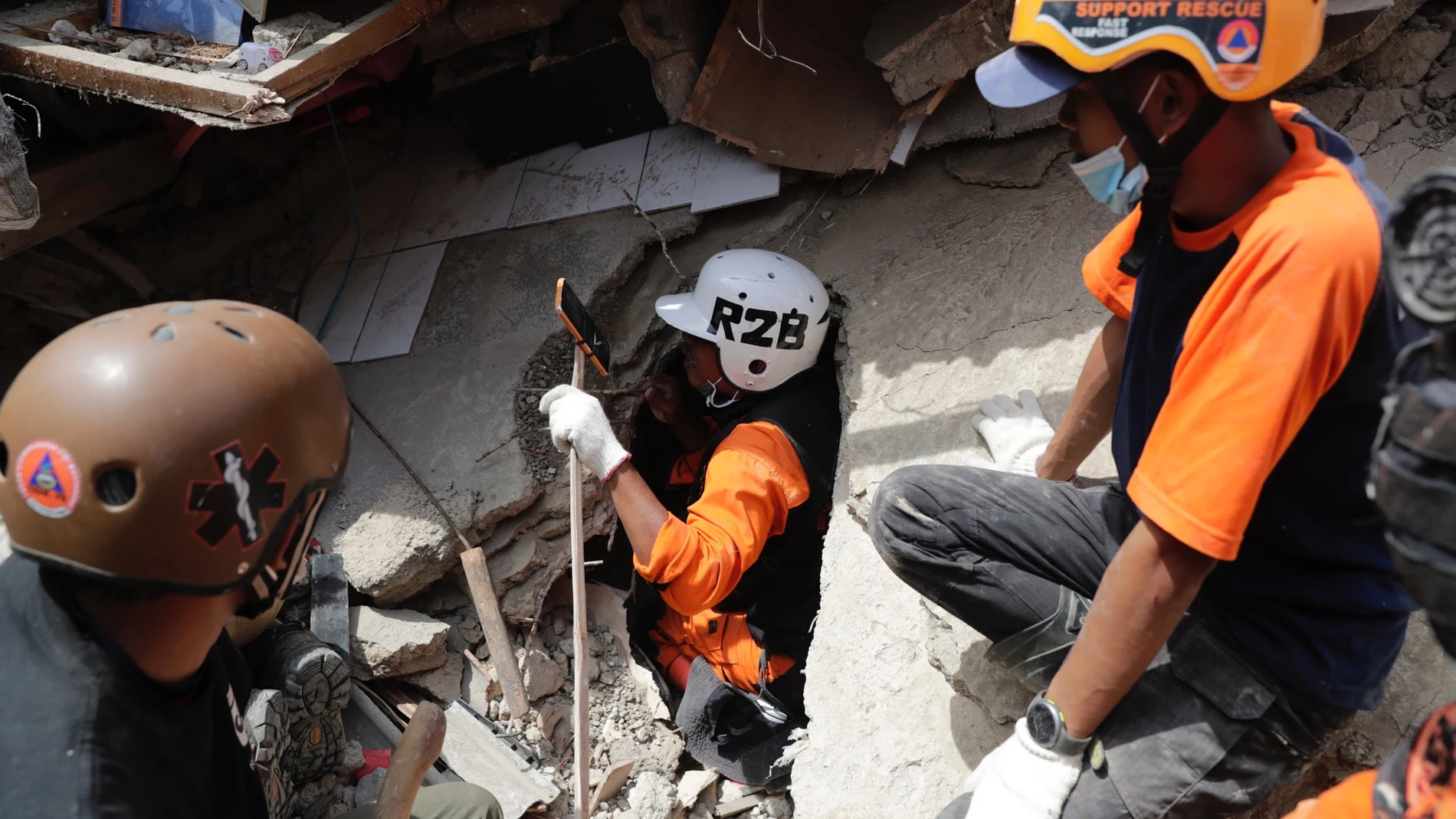 Las labores de rescate en Indonesia