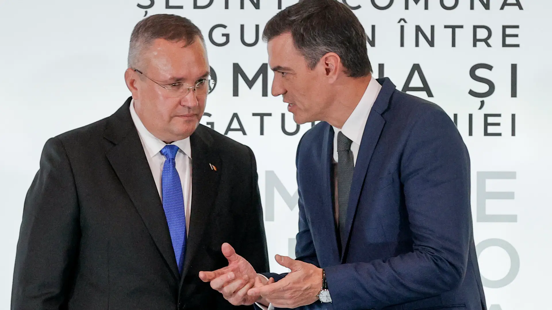 Pedro Sánchez con el primer ministro rumano Pedro Sánchez con el primer ministro rumano