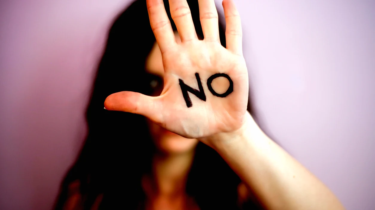 El 17% de los jóvenes entre 18 y 21 años cree que golpear a su pareja tras una discusión no es violencia de género El 17% de los jóvenes entre 18 y 21 años cree que golpear a su pareja tras una discusión no es violencia de género