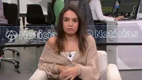 Carla, víctima de violencia de género con 13 años: "Es ir subiendo escalones, empieza el control y luego hay golpes, peleas" Carla, víctima de violencia de género con 13 años: "Es ir subiendo escalones, empieza el control y luego hay golpes, peleas"