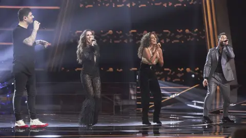 David Bisbal, Rosario, Malú y Melendi sorprenden cantando ‘Viviendo deprisa’ de Alejandro Sanz en ‘La Voz’ David Bisbal, Rosario, Malú y Melendi sorprenden cantando ‘Viviendo deprisa’ de Alejandro Sanz en ‘La Voz’