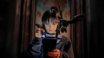 Jenna Ortega en la serie de Netflix de la Familia Addams como Miércoles