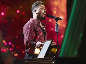 Juan Motos versiona a su tío El Cigala con el tema ‘Lágrimas negras’ en ‘La Voz’ Juan Motos versiona a su tío El Cigala con el tema ‘Lágrimas negras’ en ‘La Voz’