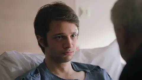 Metin decide no delatar a su hijo tras lo ocurrido con Zafer: "No quiero volver a verte en prisión" Metin decide no delatar a su hijo tras lo ocurrido con Zafer: "No quiero volver a verte en prisión"