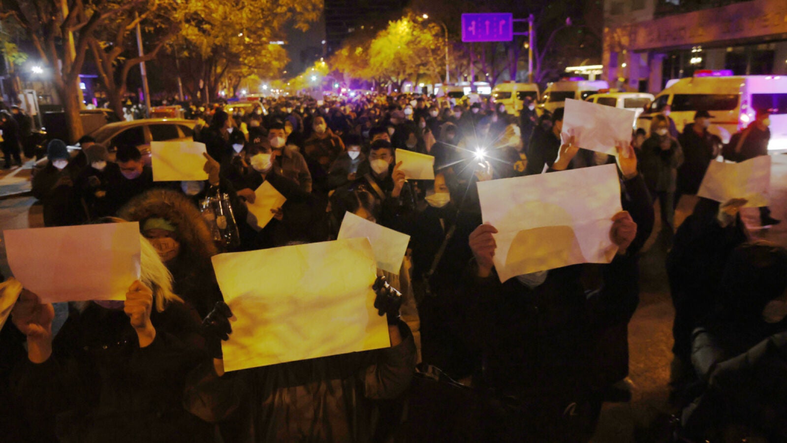 Barricadas en las históricas protestas contra el partido comunista de China, donde está prohibido manifestarse