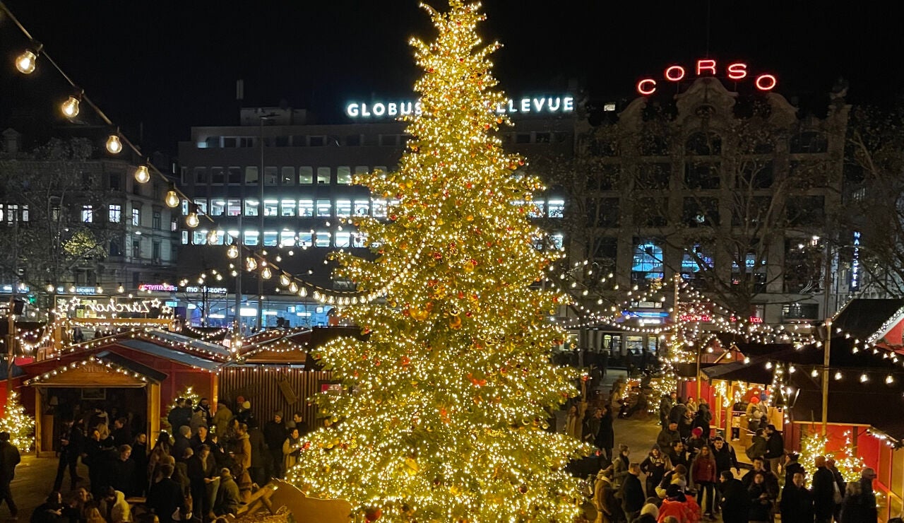 Wienachtsdorf o 'pueblo navideño', el mercadillo de Navidad de Zúrich