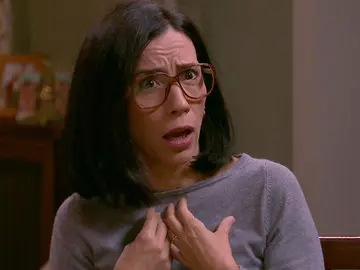 La reacción de Manolita al enterarse de que Nieves y Samuel son amantes: “Ahora encaja todo” La reacción de Manolita al enterarse de que Nieves y Samuel son amantes: “Ahora encaja todo”