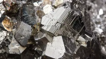 Aparecen nuevos minerales en un enorme meteorito Aparecen nuevos minerales en un enorme meteorito