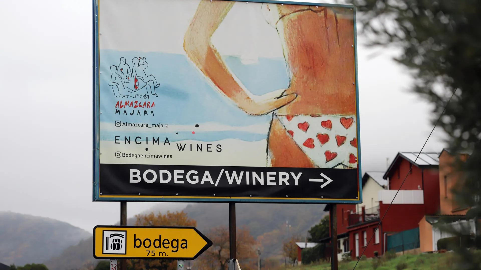 Cartel de la bodega berciana Encima Wines, ubicada en Molinaseca (León) Cartel de la bodega berciana Encima Wines, ubicada en Molinaseca (León)