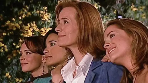 Natasha Klauss, Paola Rey, Kristina Lilley y Danna García en 'Pasión de Gavilanes' Natasha Klauss, Paola Rey, Kristina Lilley y Danna García en 'Pasión de Gavilanes'