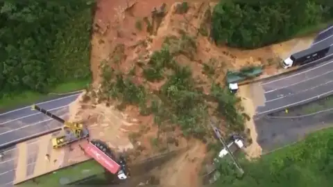 Deslizamiento en Brasil Deslizamiento en Brasil