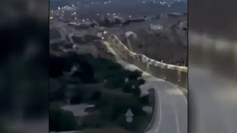 Cruza la valla de Melilla en parapente Cruza la valla de Melilla en parapente