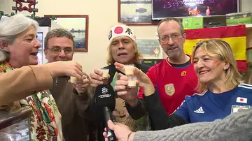 Los vecinos de Coria del Río durante el Japón - España Los vecinos de Coria del Río durante el Japón - España