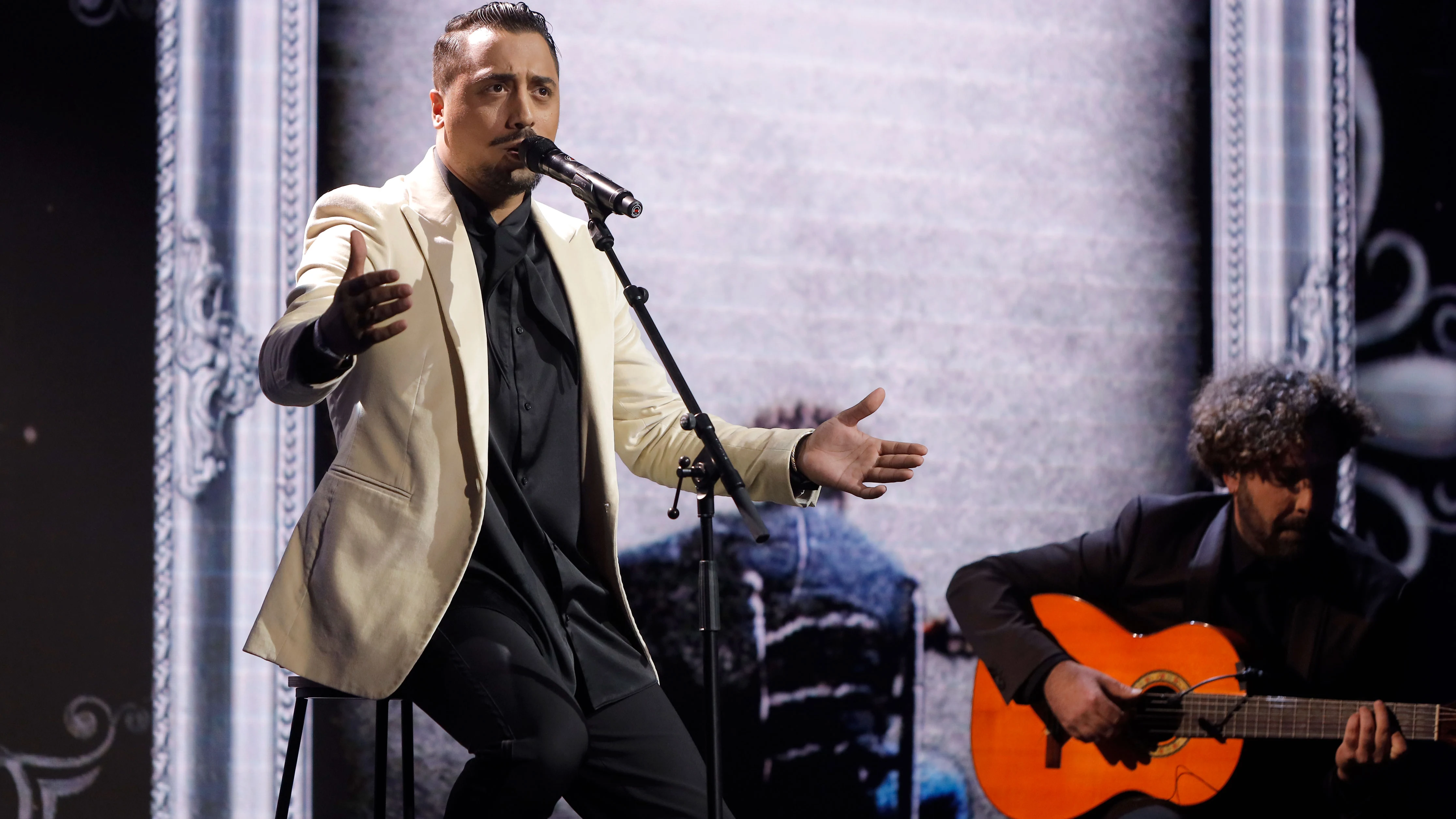 Juan Motos, desgarrador versionando por bulerías ‘Corazón loco’ de Diego El Cigala en ‘La Voz’ Juan Motos, desgarrador versionando por bulerías ‘Corazón loco’ de Diego El Cigala en ‘La Voz’