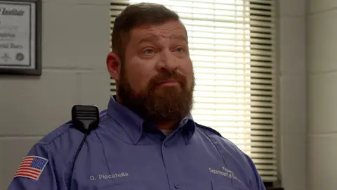 Brad William Henke como Desi Piscatella en 'Orange Is the New Black' Brad William Henke como Desi Piscatella en 'Orange Is the New Black'