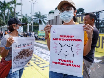 Protestas a las puertas del Parlamento en Indonesia