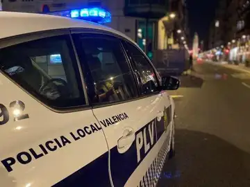 Coche de la Policía Local de València. Imagen de archivo Coche de la Policía Local de València. Imagen de archivo