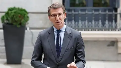 Alberto Núñez Feijóo ante los medios en el acto institucional del Día de la Constitución Alberto Núñez Feijóo ante los medios en el acto institucional del Día de la Constitución