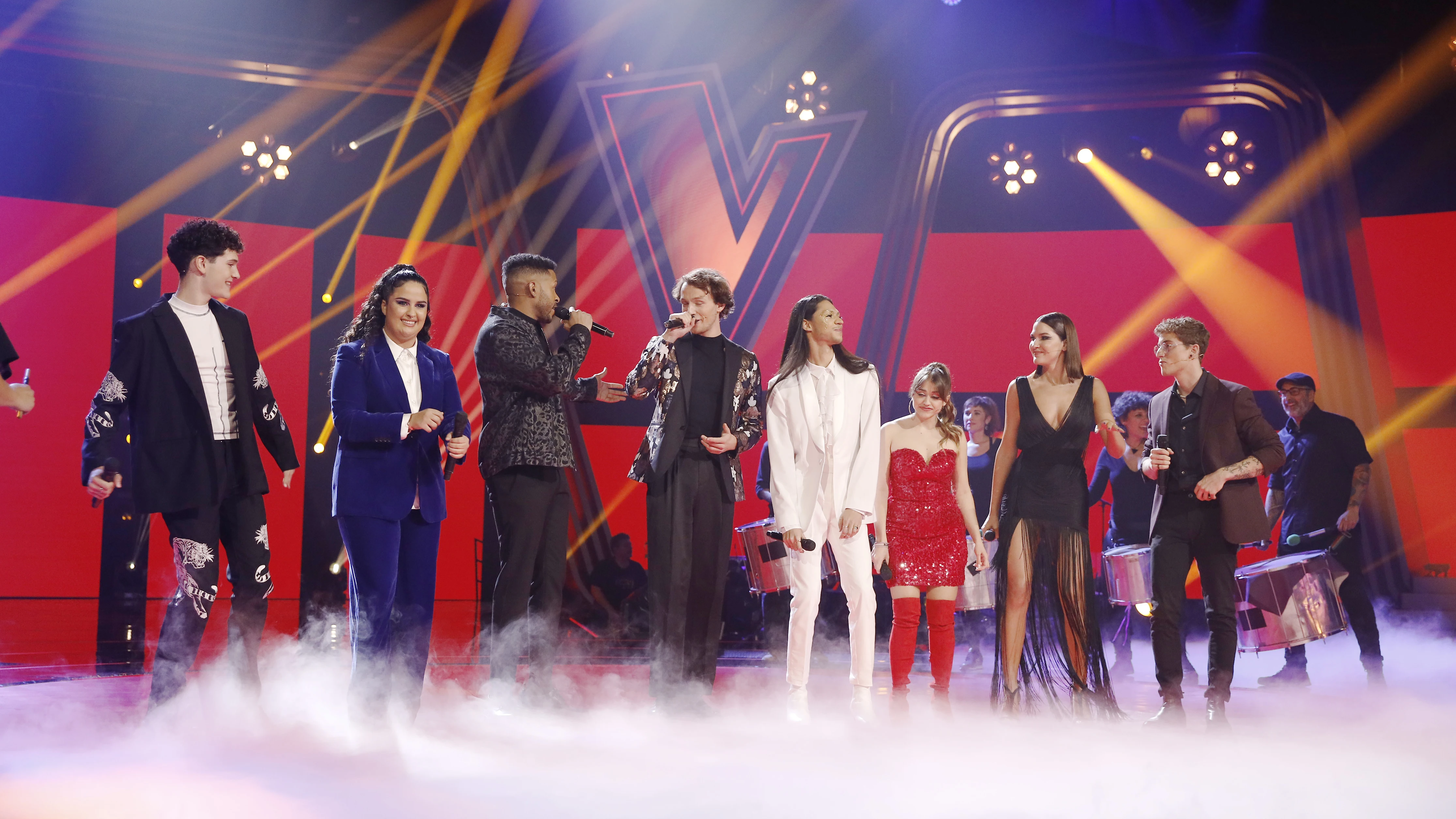 Los ocho semifinalistas de ‘La Voz’ inauguran la Semifinal cantando ‘Hay que vivir el momento’ de Manuel Carrasco Los ocho semifinalistas de ‘La Voz’ inauguran la Semifinal cantando ‘Hay que vivir el momento’ de Manuel Carrasco