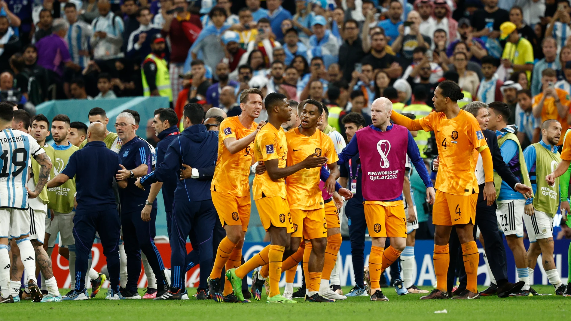 Los jugadores de Argentina y Países Bajos protagonizaron varias trifulcas durante el partido