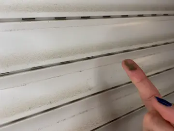 Cómo limpiar la parte exterior de las persianas desde dentro Cómo limpiar la parte exterior de las persianas desde dentro