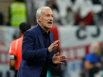 Deschamps, durante el partido contra Inglaterra Deschamps, durante el partido contra Inglaterra
