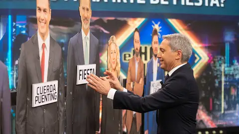 ¿Con quién planearía un atraco? Vicente Vallés, al descubierto en ‘El Hormiguero’: “Su talante hace que nadie sospeche de él” ¿Con quién planearía un atraco? Vicente Vallés, al descubierto en ‘El Hormiguero’: “Su talante hace que nadie sospeche de él”